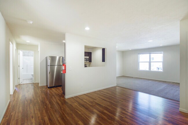 Photo - 2643 Redwood Ave