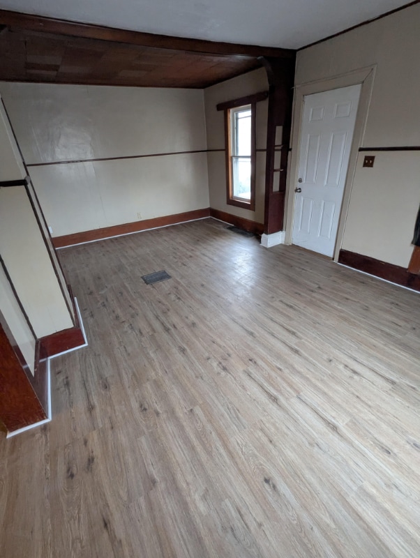 Photo - 313 W 21st St