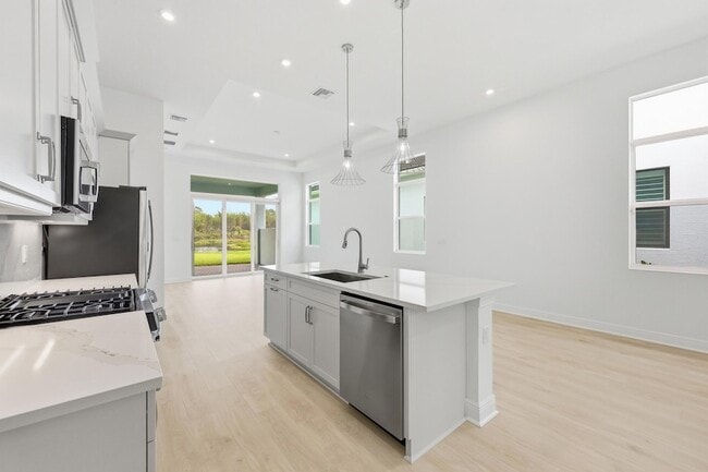 Photo - 140 SE Via Tirso