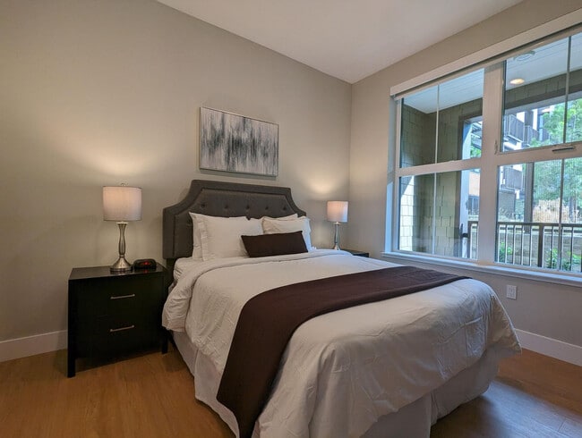 Photo - 1746 Villa St Unit ID1280704P