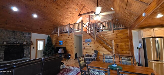 Photo - 9 Hemlock Dr