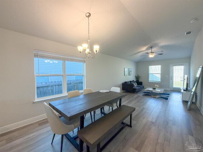 Photo - 392 Hilburn Ln