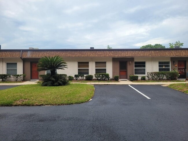 Building Photo - 6141 Chesham Dr Unit 8