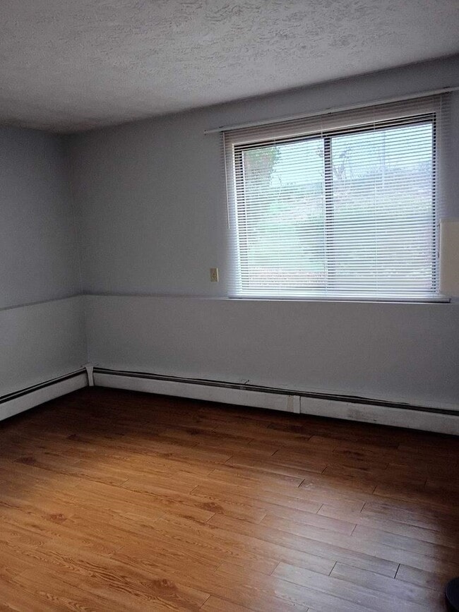 35 Log St