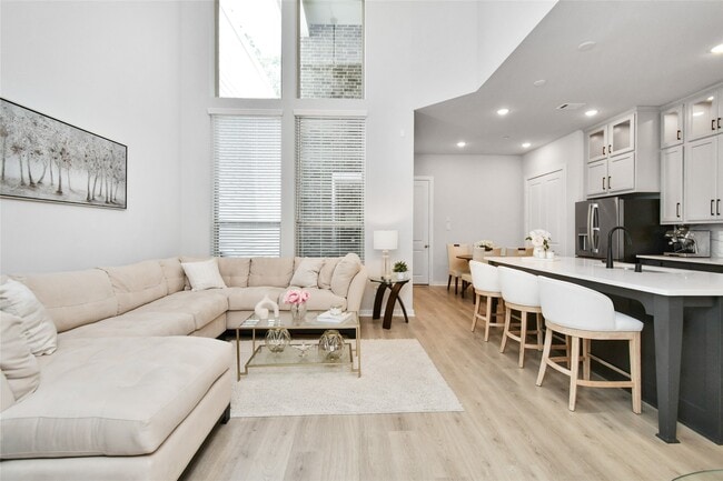 Photo - 527 Cypress Vly Ave