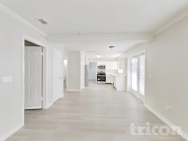 Photo - 18139 Lake Bend Dr