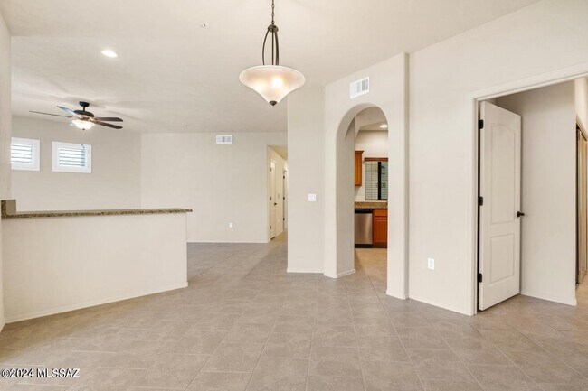 2550 E River Rd Unit 4103