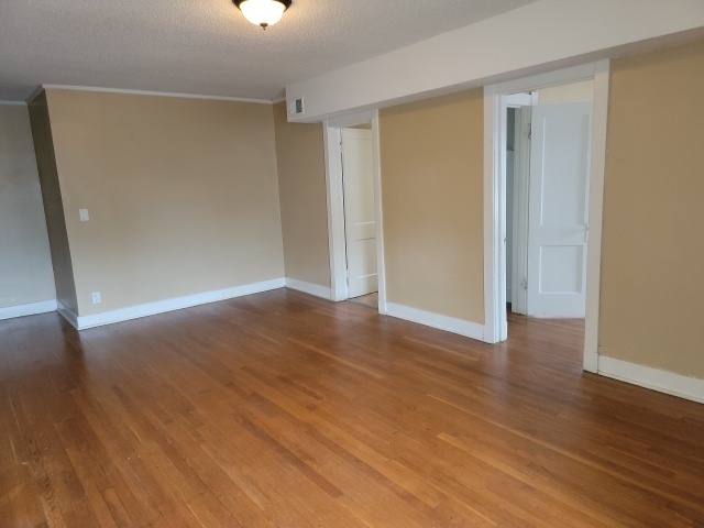 Photo - 3320 Gillham Rd Apartment Unit 2W