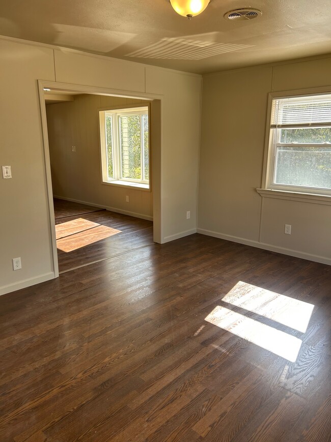 Photo - 2138 N Center Rd