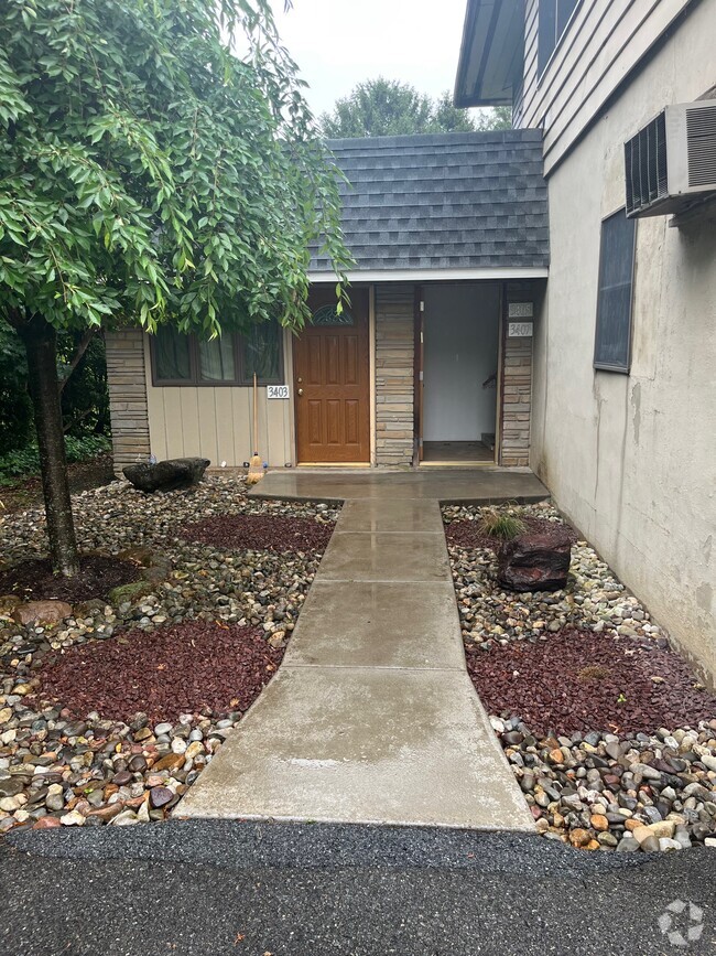 Building Photo - 3405 Sullivan Trl Unit #3405 Rental