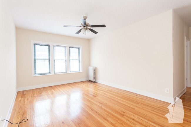 4841 N Wolcott, Unit 4837-3B, Chicago, IL 60640 - 4818 N Wolcott Ave Apartamentos Unidad 4837-3B,