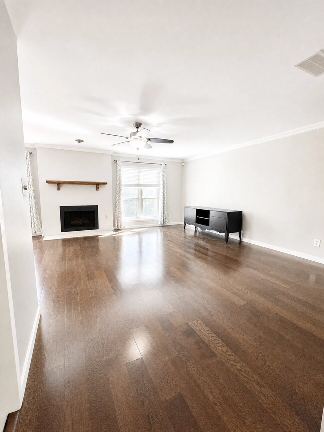 Photo - 3314 Douglas Ave Unit 205