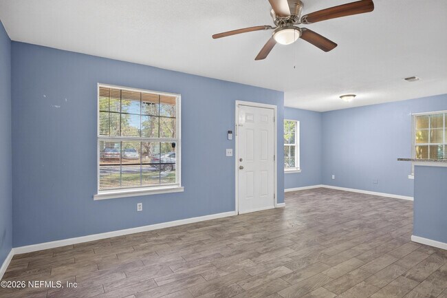 Photo - 3212 Gilmore St