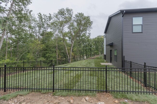 Photo - 2817 Emery Dr Unidad 2817 Emery Dr