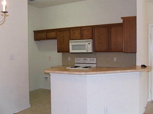 Photo - 422 Blake Ln