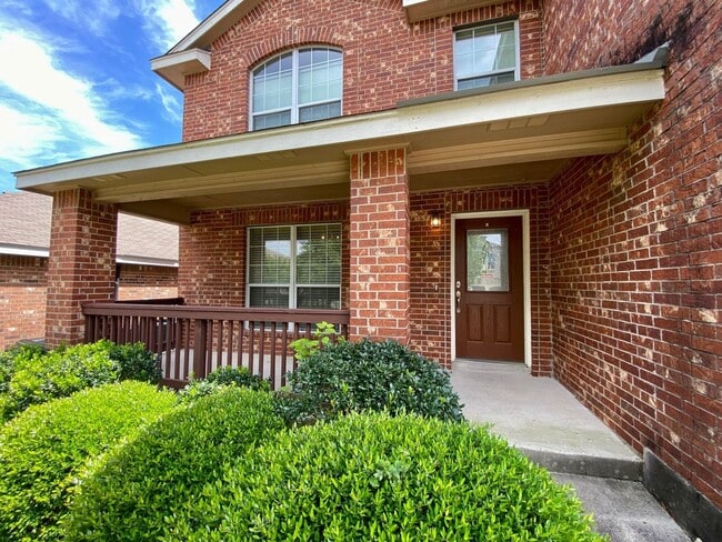 Gorgeous 4 bed/2.5 bath home in a great lo... - Gorgeous 4 bed/2.5 bath home in a great lo...