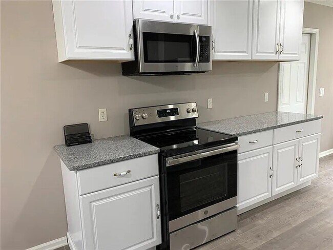 Photo - 2379 Selman Dr NW