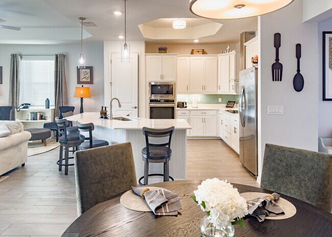 Photo - 5861 Sunningdale St