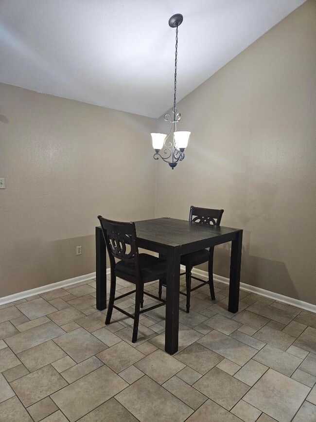 Photo - 2711 Greenbriar Dr