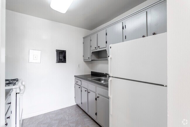 1 BR, 1 BA - 685 SF