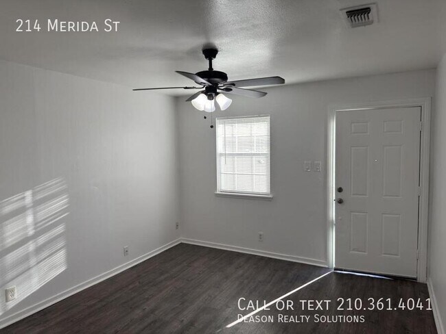 Photo - 214 Merida St