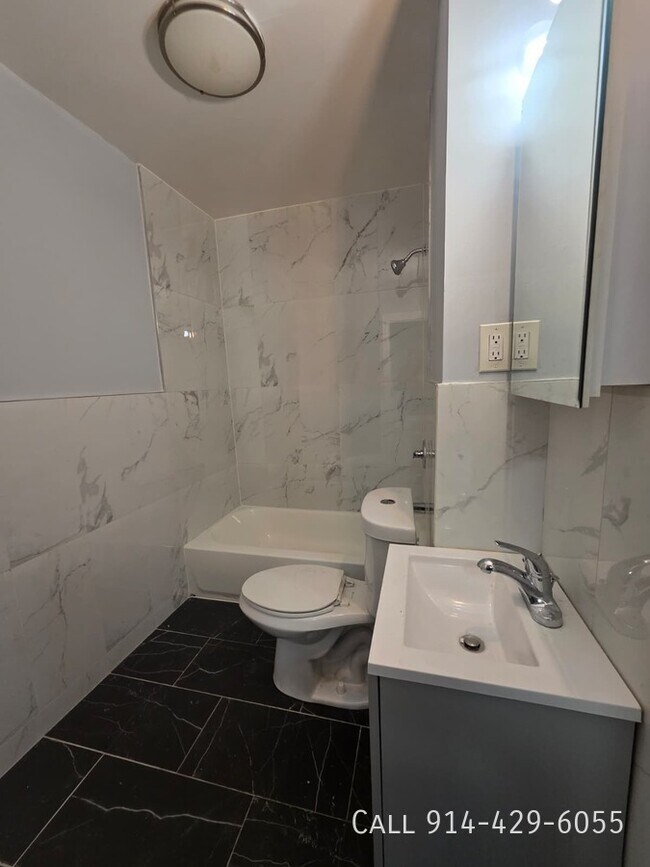 Photo - 157 Voss Ave