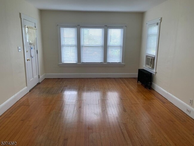 Photo - 33 Lincoln Pl