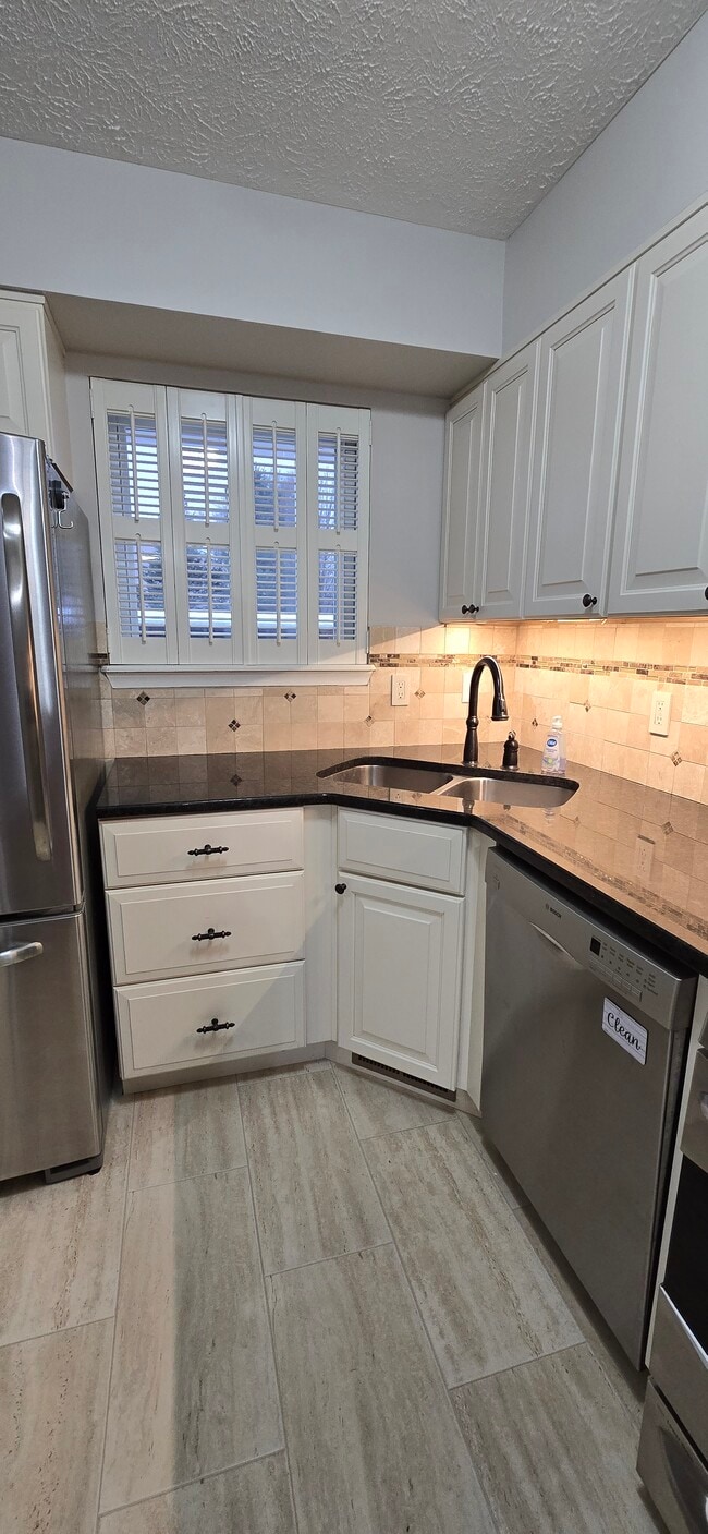 Photo - 757 Island Ct Unidad C