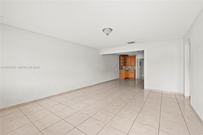 Photo - 1800 SW 97th Ave Unidad A