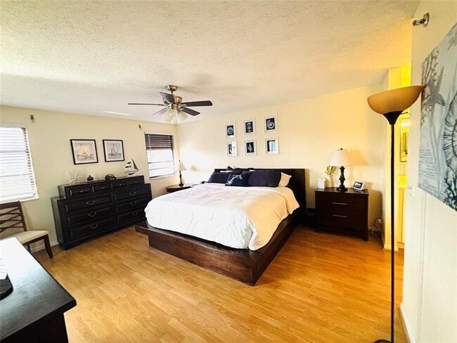 Building Photo - 2238 N Cypress Bend Dr Unit 602 Rental