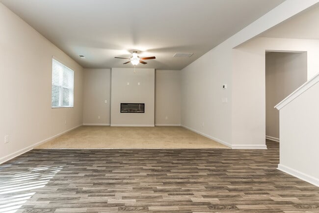 Photo - 219 Hamilton Pointe Dr