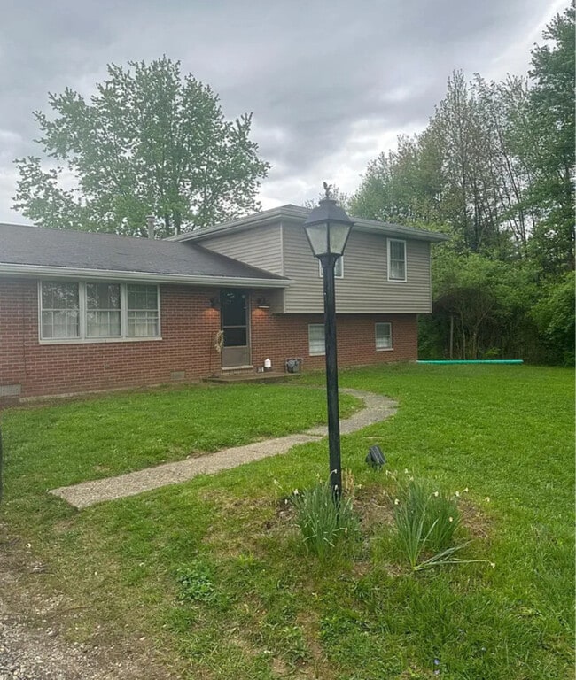 Building Photo - 16926 Scenic Dr Rental