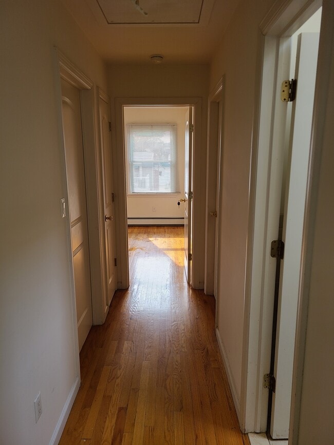 Photo - 372 Litchfield Ave Unidad Apartment share
