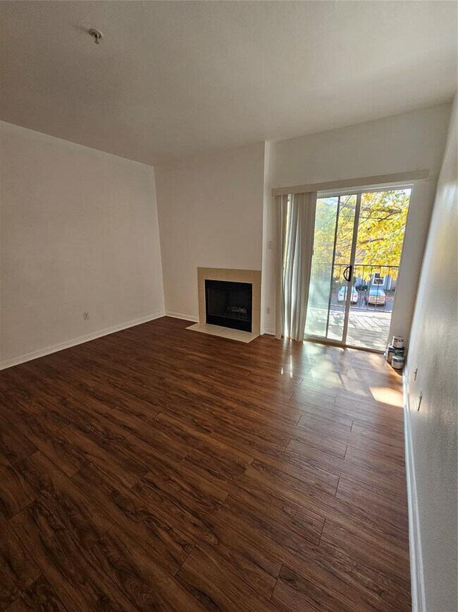 Photo - 12166 Metric Blvd Unidad 265