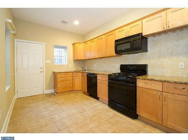 Photo - 1839 Christian St