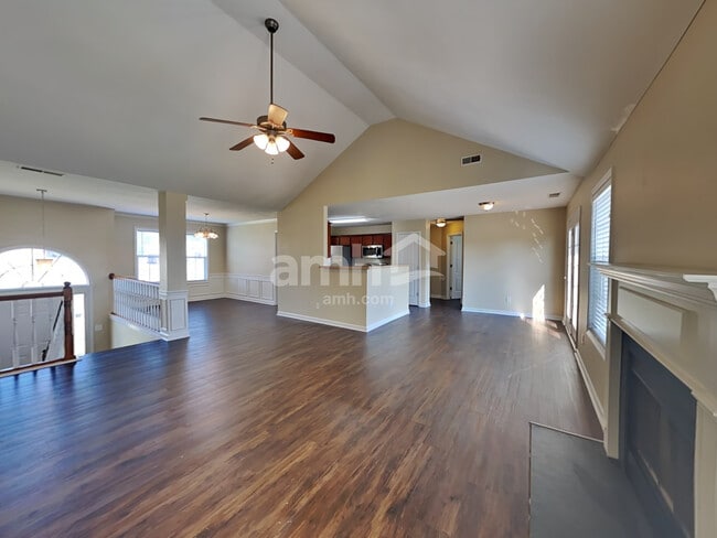 Photo - 733 Clear Cir