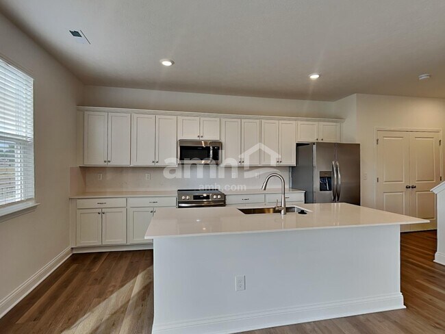 Photo - 9163 Henley Ave