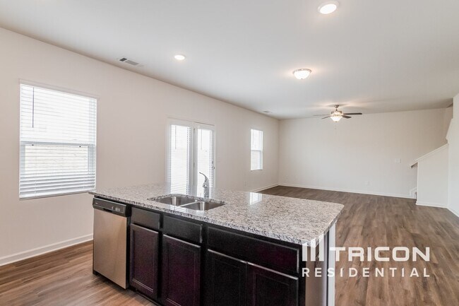 Photo - 1044 Hudson Ct
