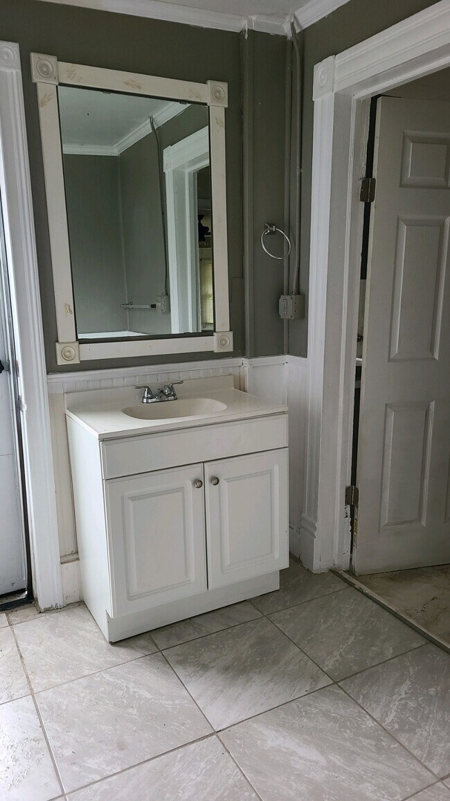 Photo - 301 Oakwood St Unit 301 - C