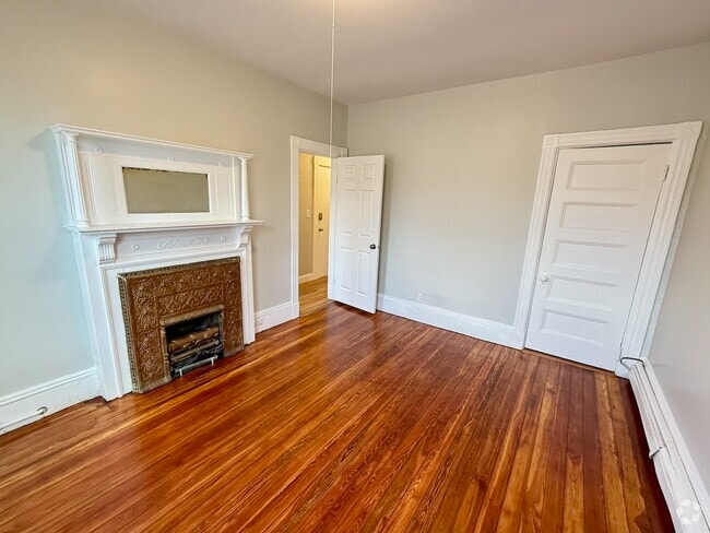 Building Photo - 11 Linden St Unit 2 Rental