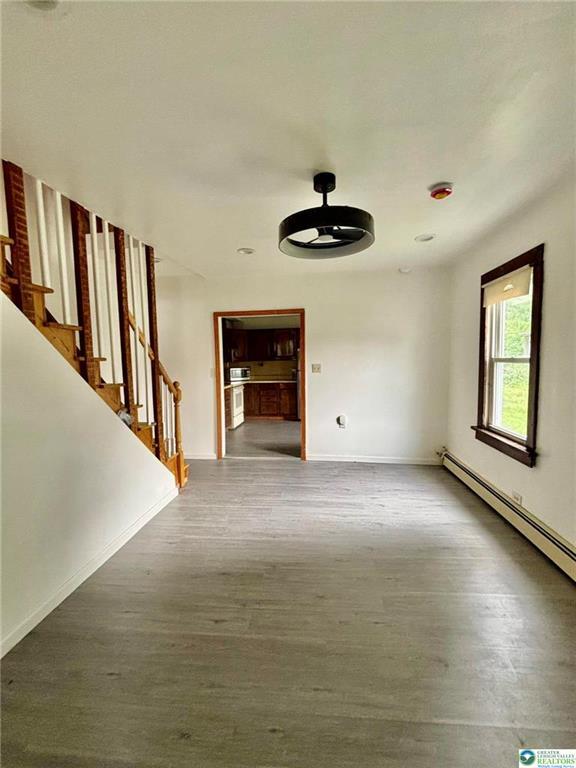 Photo - 639 S Main St