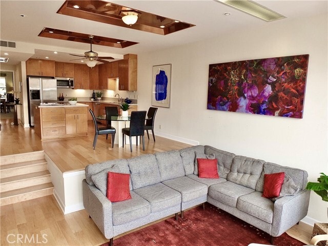 Building Photo - 7321 Marina Pacifica Dr N