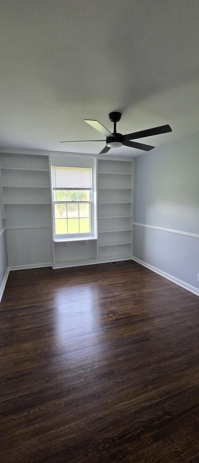 Photo - 100 Southburn Dr Unit A