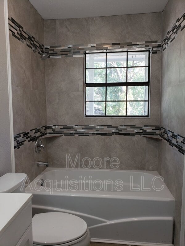 Photo - 1820 Meadowlark Ln