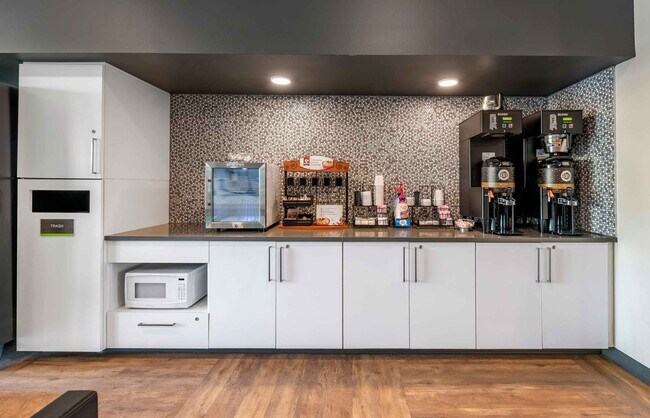 Furnished Studio-San Antonio - North