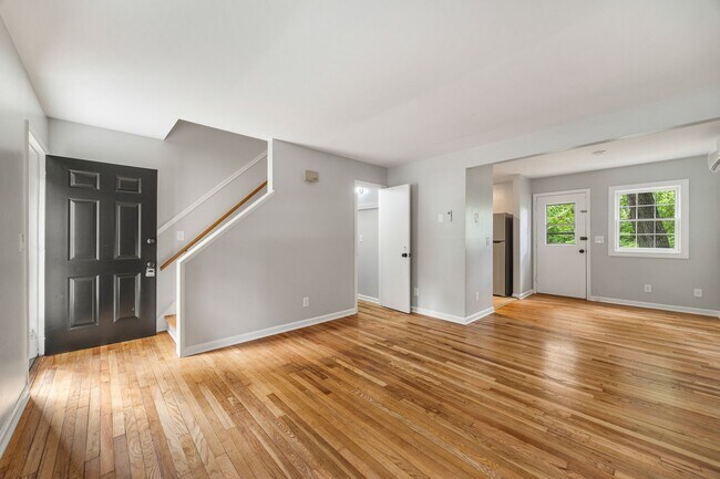Photo - Newly Renovated 2 Bedroom, 1 Bath Duplex within walking Distance to UVA! Unit A