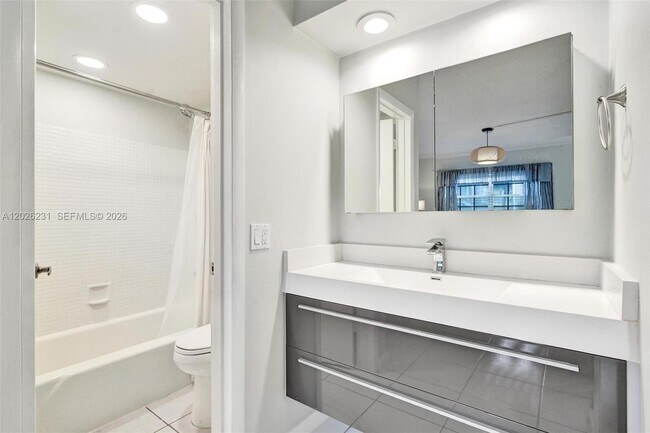 Photo - 450 Paradise Isle Blvd Unit 204