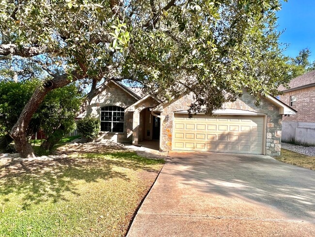 Building Photo - Beautiful Home In Oak Hollow Estates