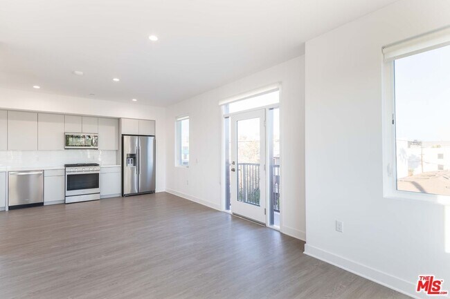 Photo - 843 Wilcox Ave Unit 401