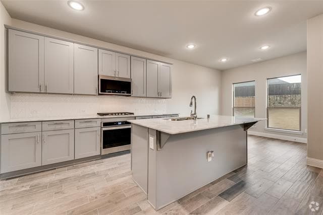 Building Photo - 568 La Grange Dr Rental